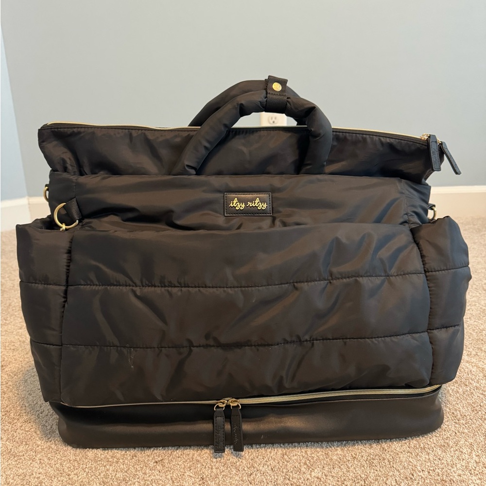 Itzy Ritzy Dream Weekender Hospital & Travel Bag in Black